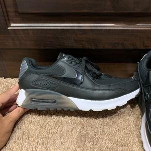 Black Nike Airmax